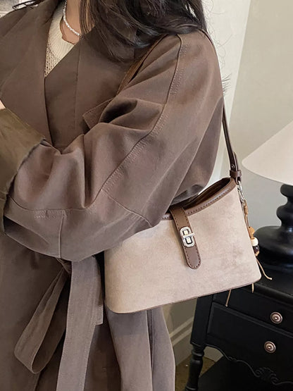 Vintage Buckle Detail Shoulder Bag