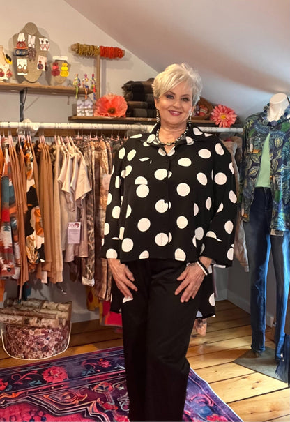 Polka Dot Perfection: Collared Button-Through Blouse with High-Low Hem Classic Black and White