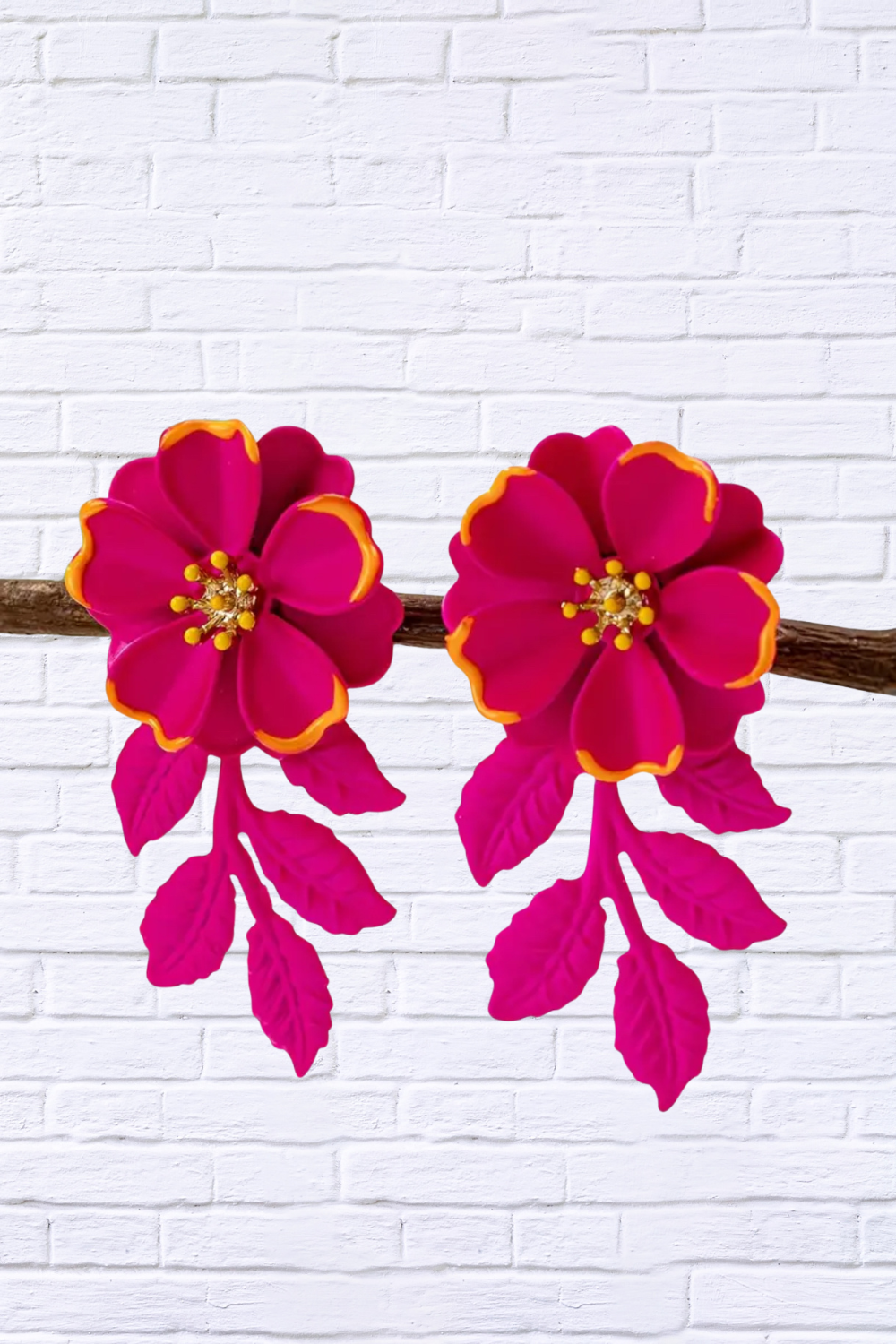 Elegant Vintage Floral Stud Earrings – Timeless Beauty with Enamel Finish