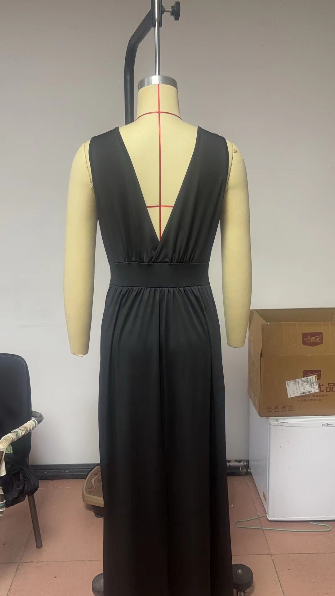 Veronica's V-neck Sleeveless Maxi Dress
