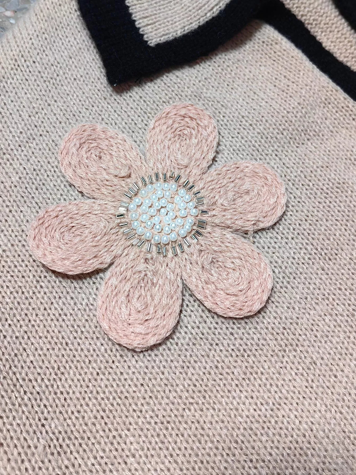 Flower Contrast Trim Dropped Shoulder Sweater