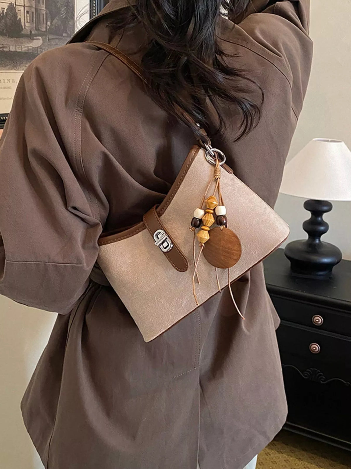 Vintage Buckle Detail Shoulder Bag