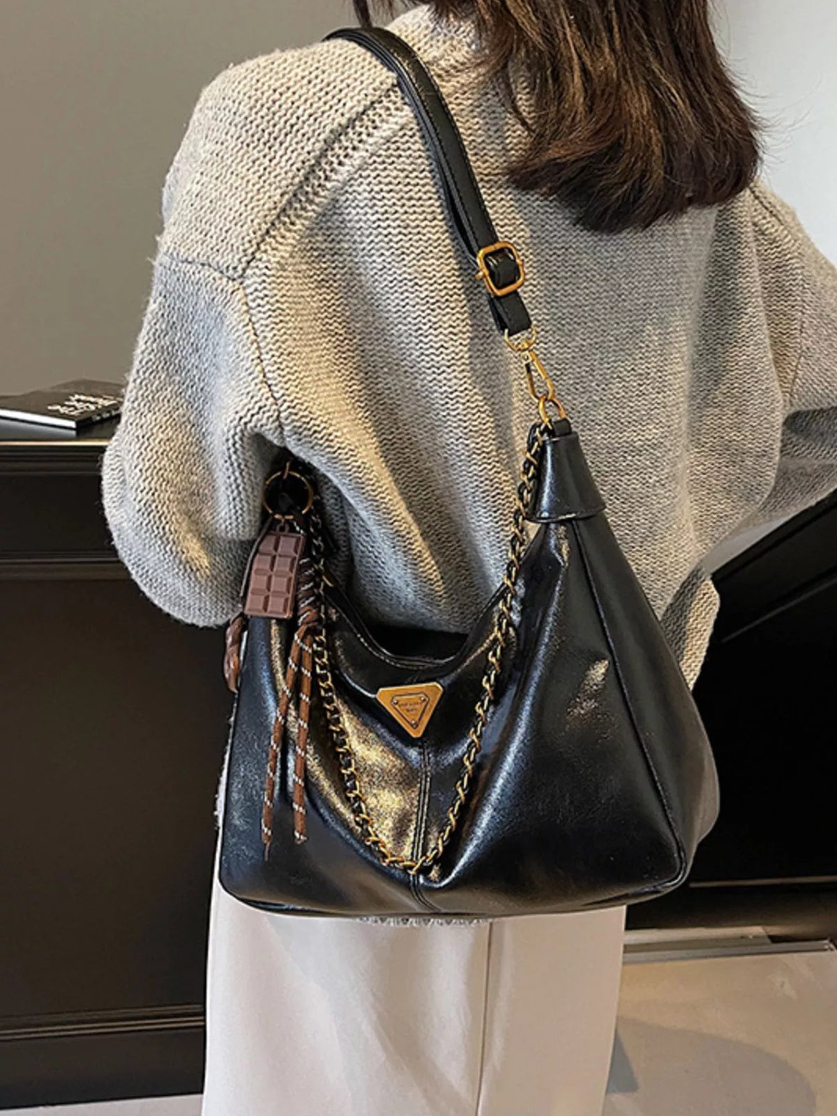 Chain Detail Crossbody Bag