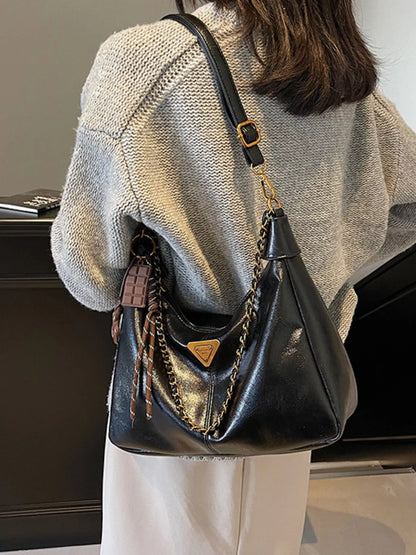 Chain Detail Crossbody Bag