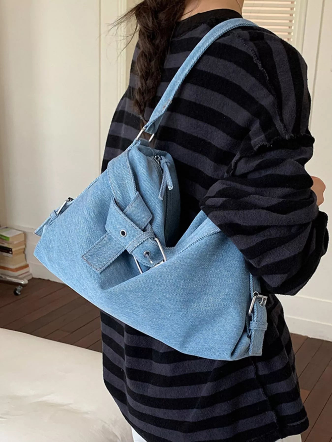 Buckle Detail Shoulder Bag
