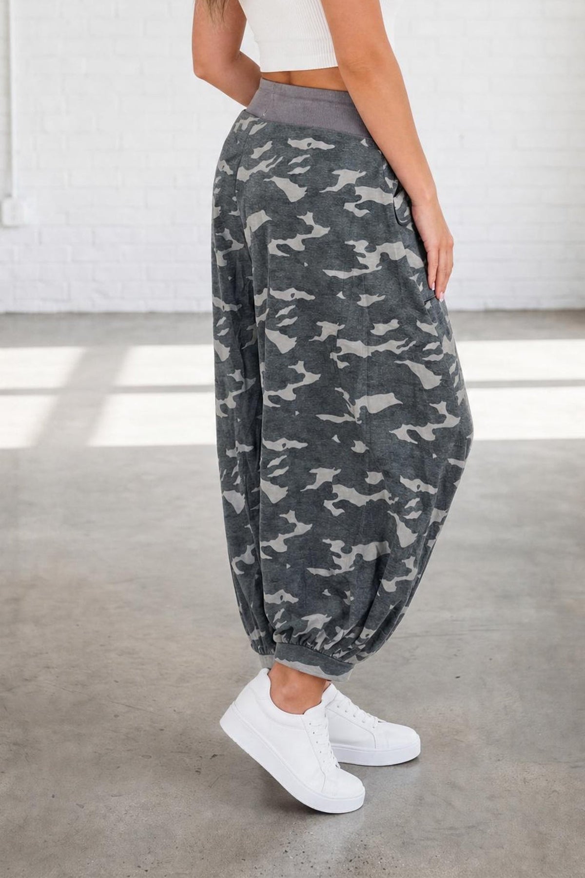Multicolour Drawstring Contrast Waistband Camouflage Cargo Barrel Pants