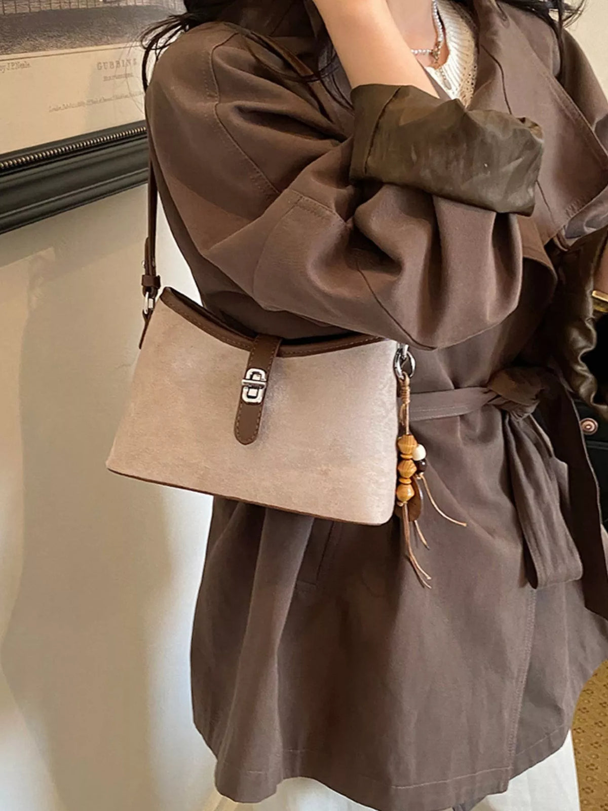 Vintage Buckle Detail Shoulder Bag