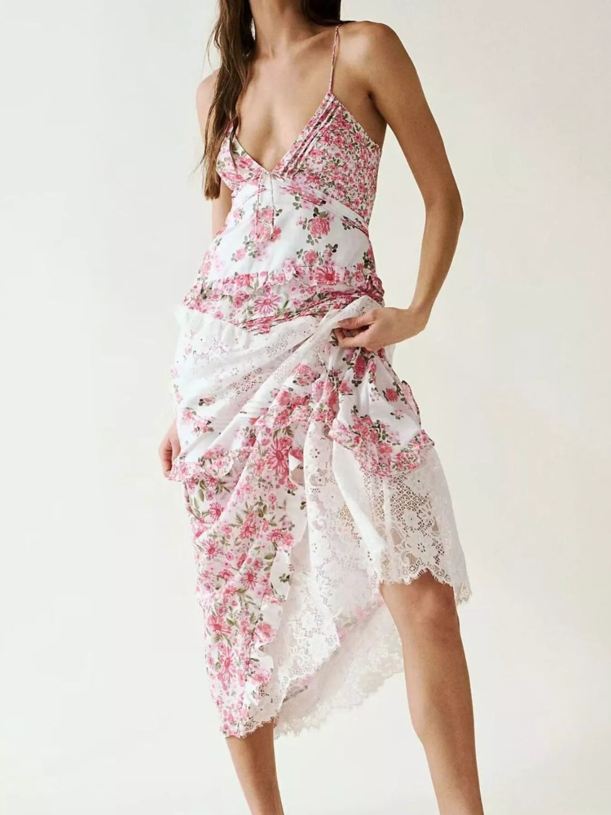 Lace Detail Ruffled Floral V-Neck Maxi Dress