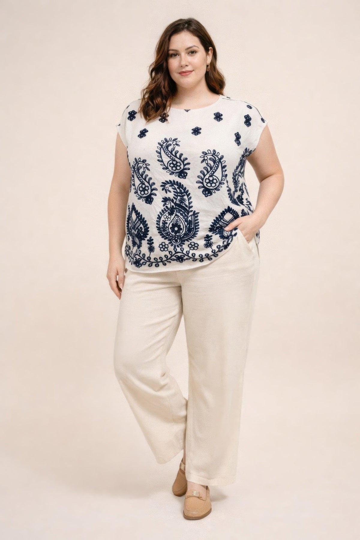 Plus Size Paisley Border Print Button-shoulder Top