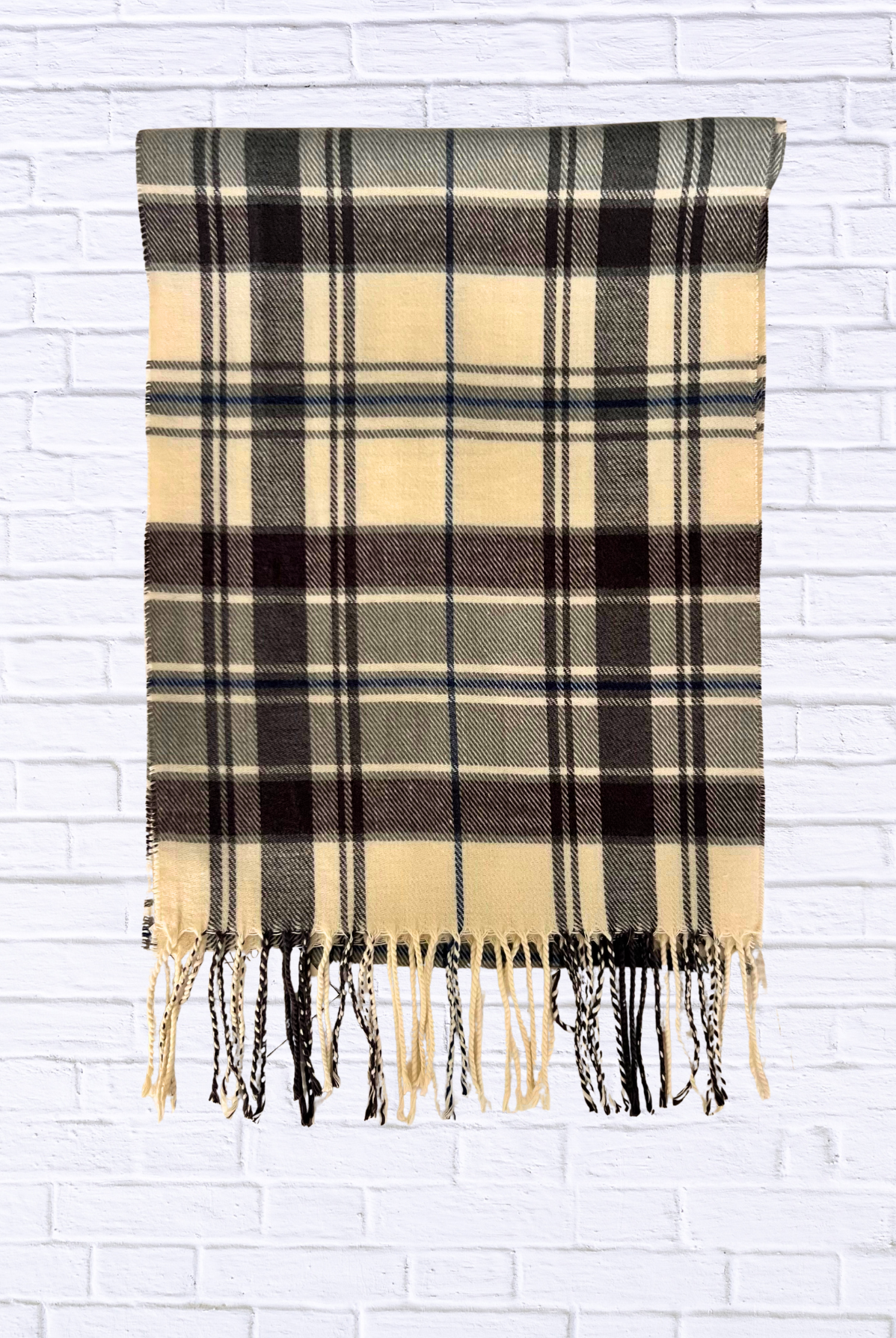 Chic Plaid Scarf – Cozy, Trendy, and Timeless Style Off white black