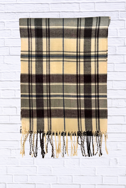 Chic Plaid Scarf – Cozy, Trendy, and Timeless Style Off white black