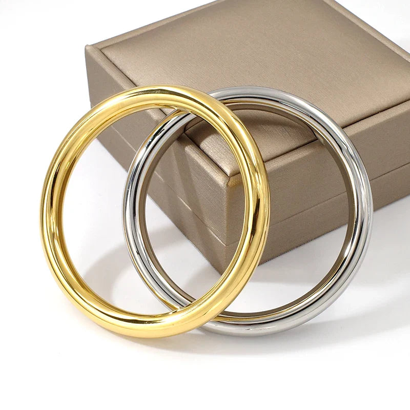Minimalist Tarnish Free 18K Gold Plated Hypoallergenic Bangle
