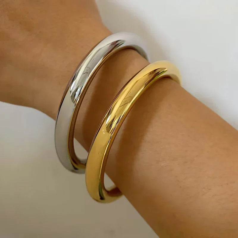 Minimalist Tarnish Free 18K Gold Plated Hypoallergenic Bangle