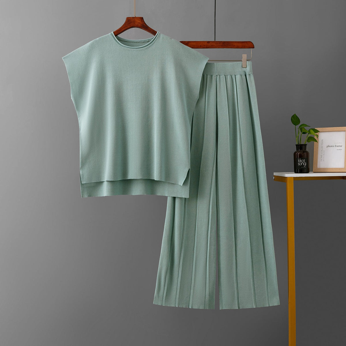 Solid Color Sleeveless Sweater Vest & Wide Leg Pants Sets One Size Green