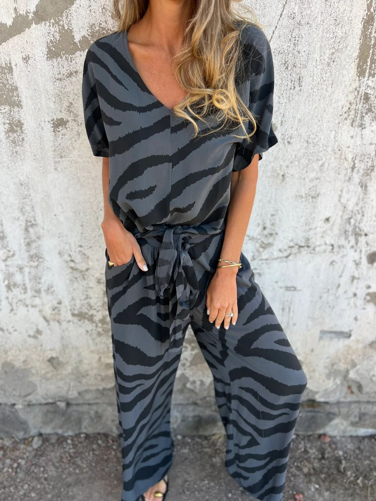 Zebra Pattern V neck Lace up Top Wide Leg Pants Two Piece Dark Grey