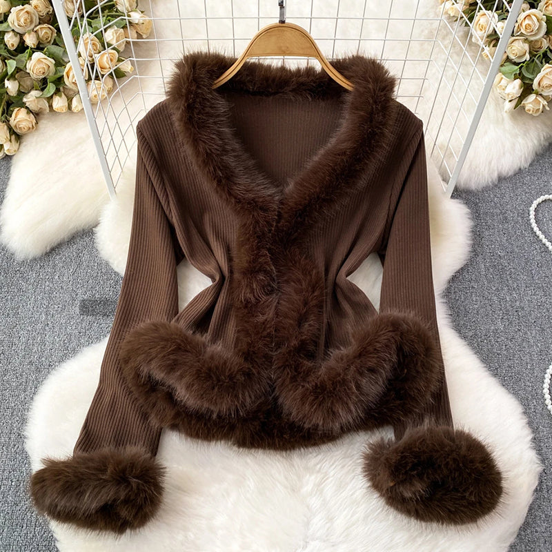 Women’s Elegant Ribbed Top with Faux Fur Trim