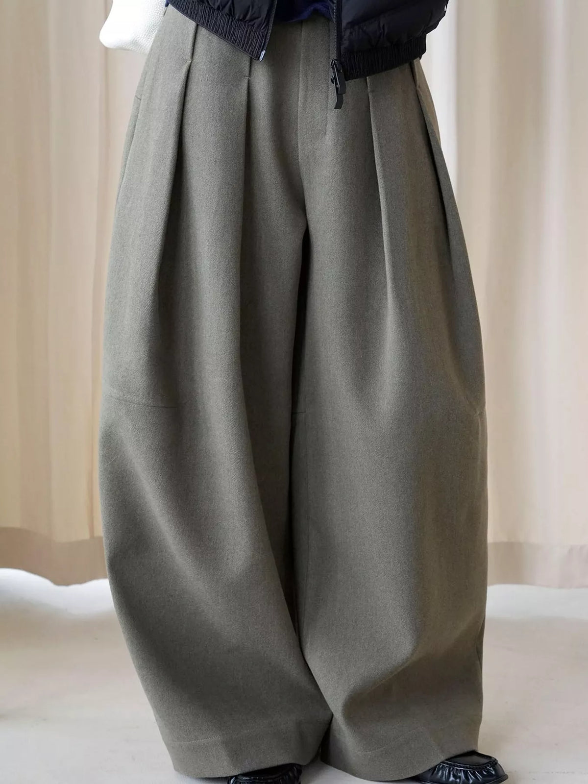 Pleated Wide-Leg Pants