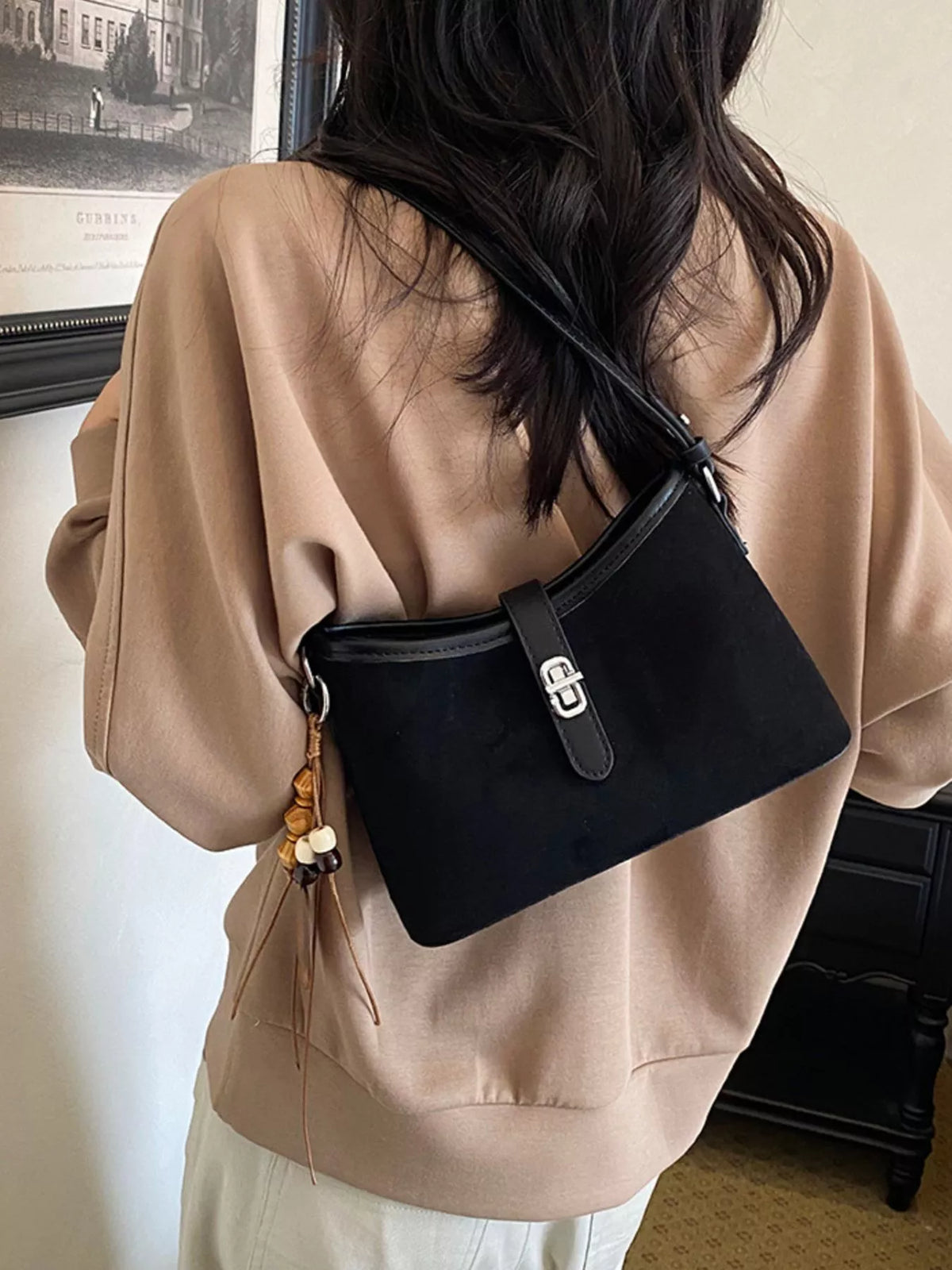 Vintage Buckle Detail Shoulder Bag