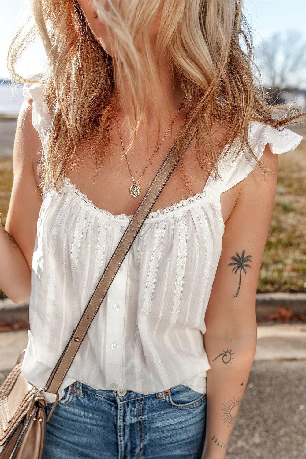 Lace Detail Ruffled Buttoned Loose Fit Tank Top