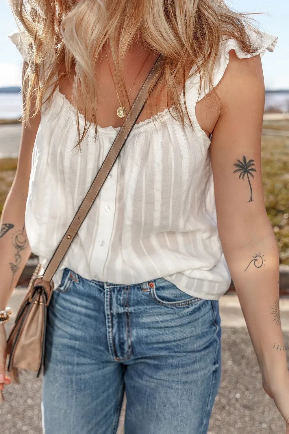 Lace Detail Ruffled Buttoned Loose Fit Tank Top