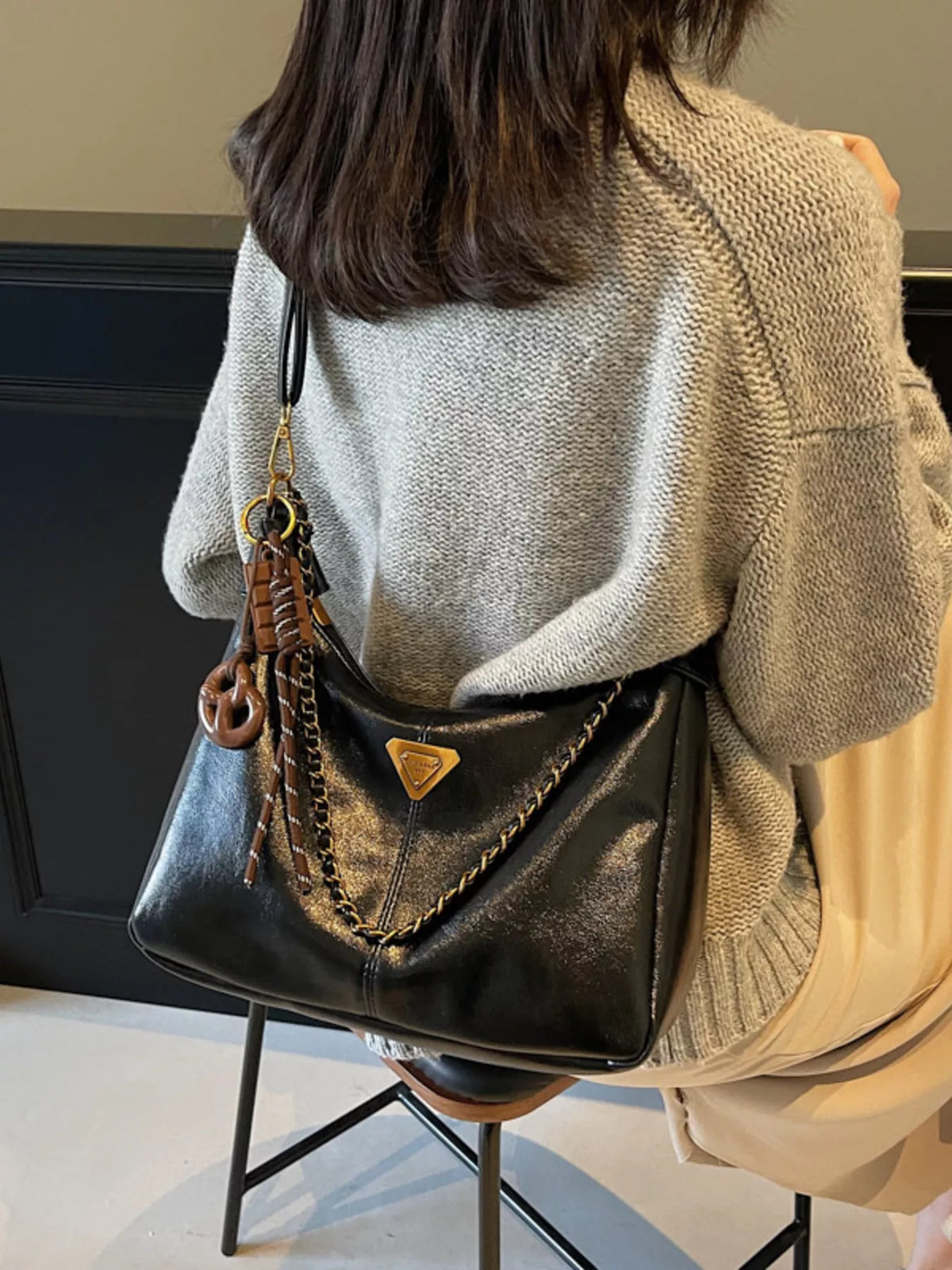 Chain Detail Crossbody Bag