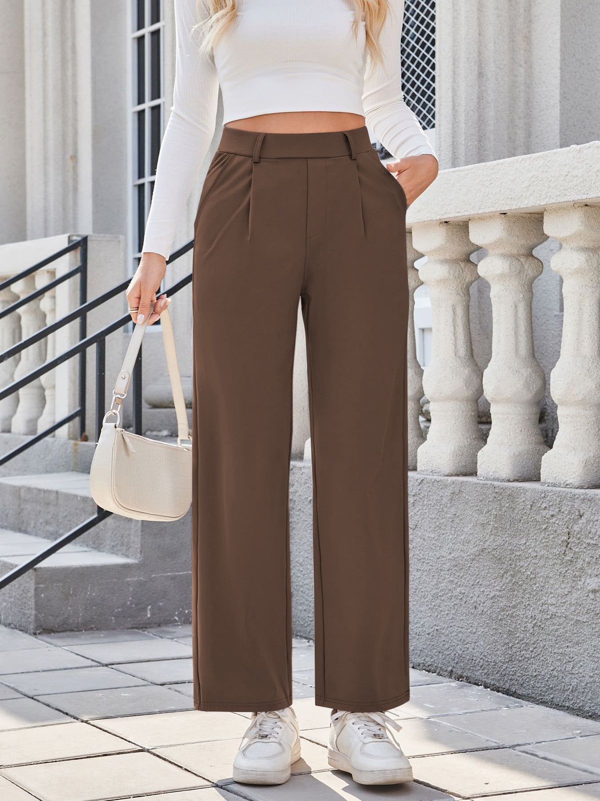 Women Relaxed Straight Leg Straight Fit High-Rise Easy Wash Pleated Joggers