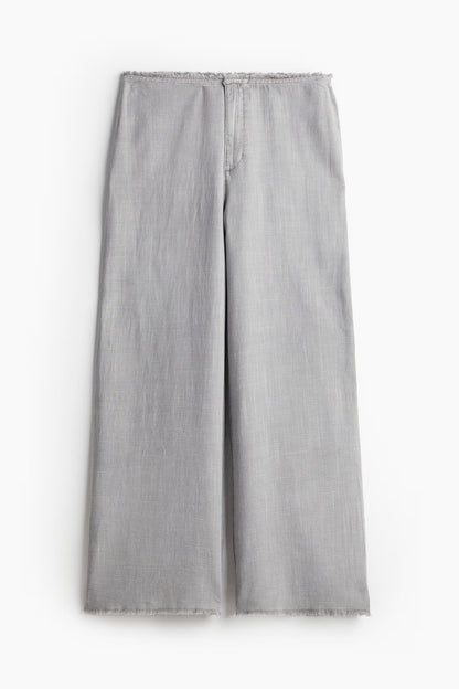 Frayed Slim Jeans