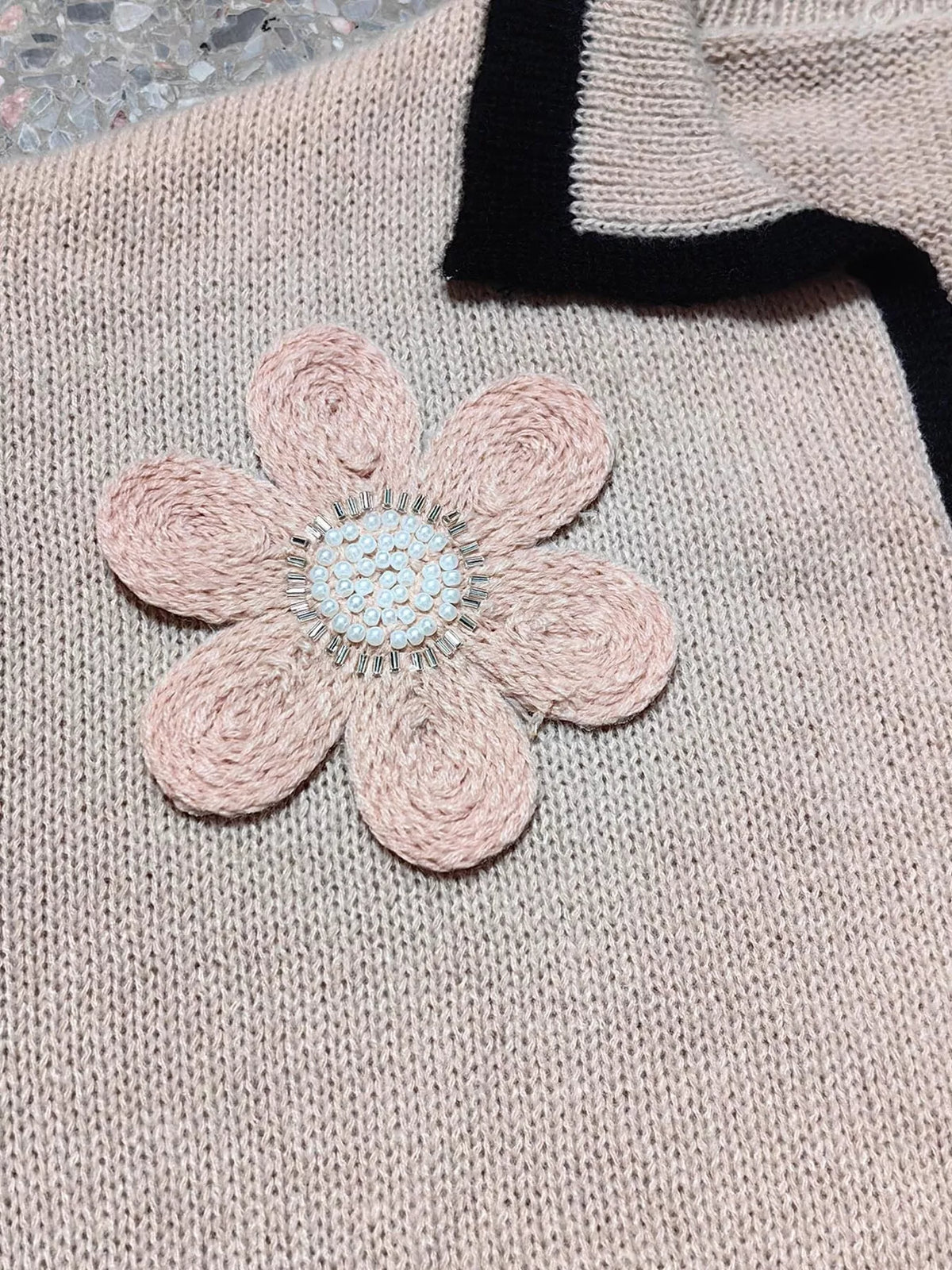 Flower Contrast Trim Dropped Shoulder Sweater