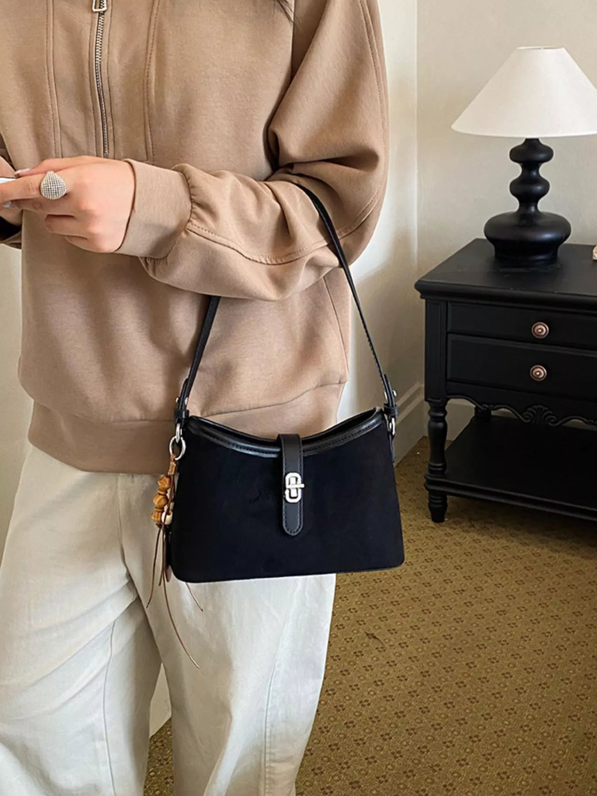 Vintage Buckle Detail Shoulder Bag