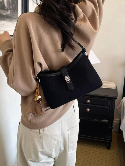 Vintage Buckle Detail Shoulder Bag