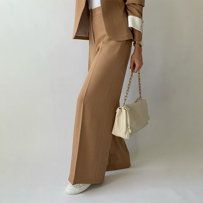 Elegant women's patchwork blazer with stand-up collar and trousers